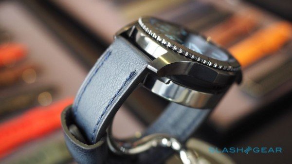 IFA 2016：掩藏在手腕子上的高科技 三星Gear S3上手图赏