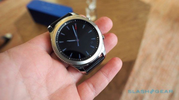 IFA 2016：掩藏在手腕子上的高科技 三星Gear S3上手图赏