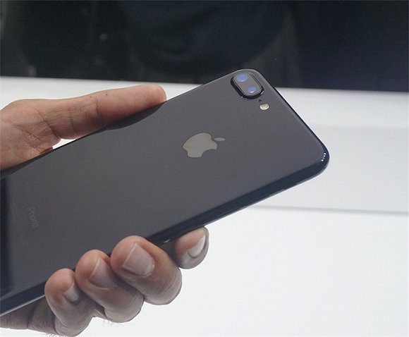 iPhone7灰黑色和亮黑有什么不同？