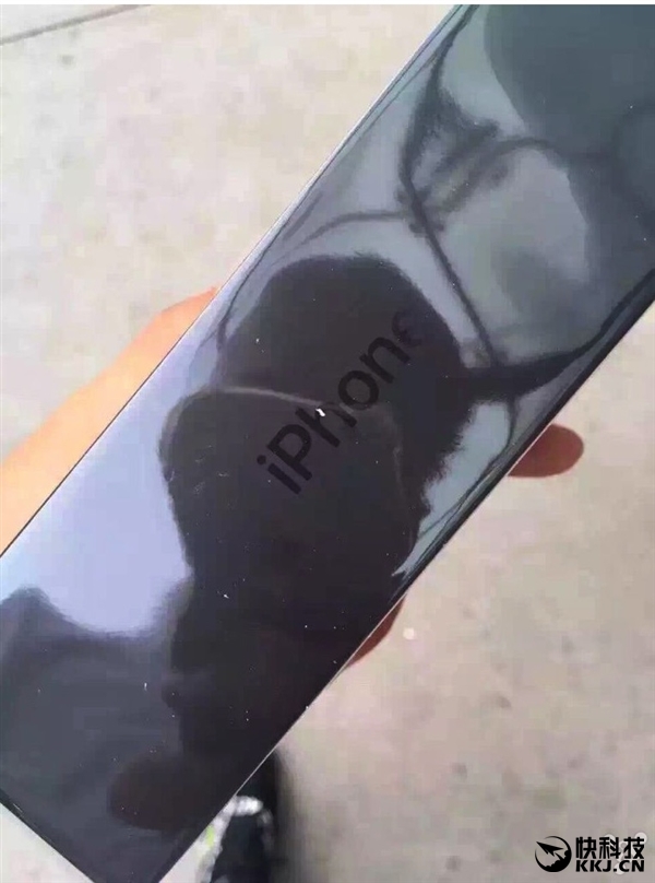 iPhone 7亮黑版拆箱：果真不同寻常