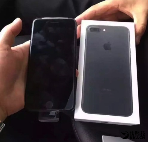 iPhone 7亮黑版拆箱：果真不同寻常