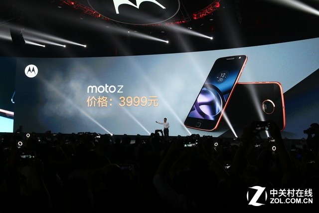 旗舰级配备3299起 Moto Z/Z Play北京发布