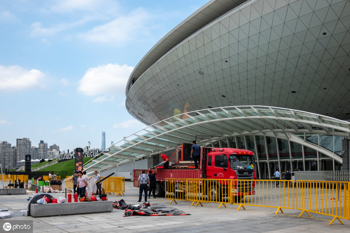 nba上海为什么(NBA上海站活动取消，赞助商场外展台基本拆光，莫雷却还没有道歉)