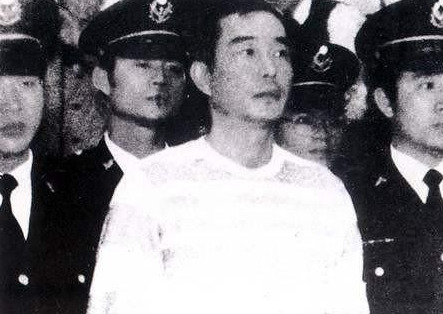 陳啟禮因“江南案”被抓，有人要?dú)⑺麥缈?，不料他早有了救命高? inline=