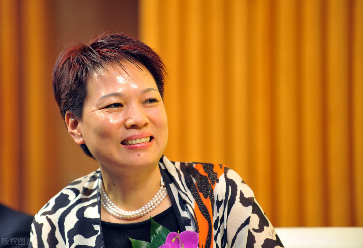 昔日女首富成“老赖”，数百亿身家半年倒欠200多亿