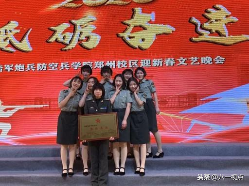 顏值與實(shí)力并存，這樣的通信女兵 愛了