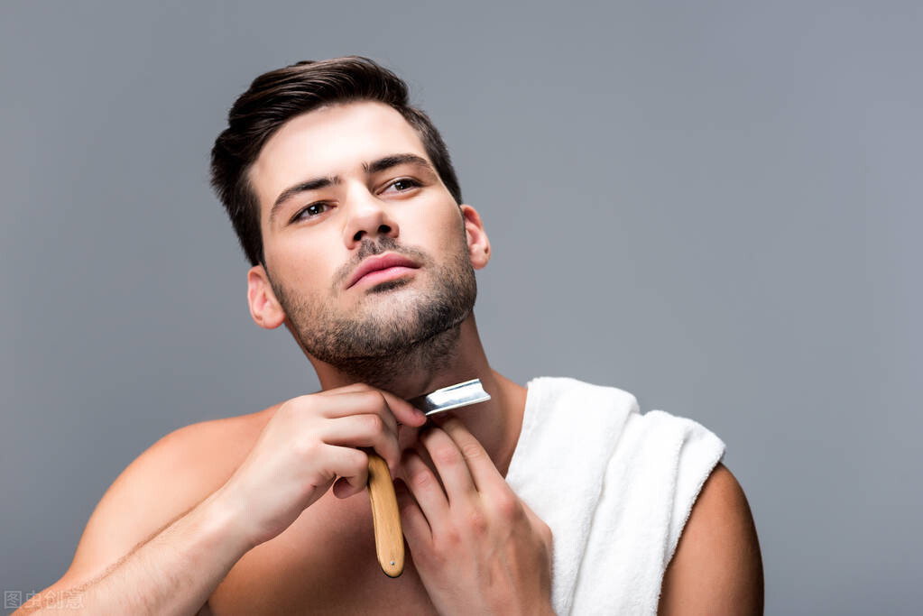 男生刮胡子的最佳年龄是多岁？在什么时间段，不宜刮胡子？