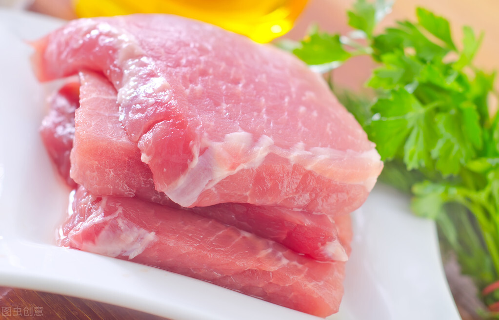 买猪肉，挑“冷鲜肉”还是“鲜肉”？口感差别大，学会可别买错了