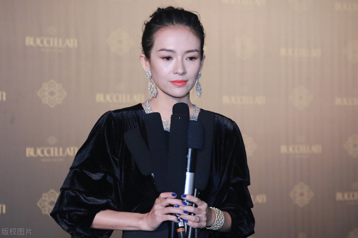 No matter go up,Yang Fu has much fire, it is good that Zhang Ziyi acting has many, the fact that cannot alter