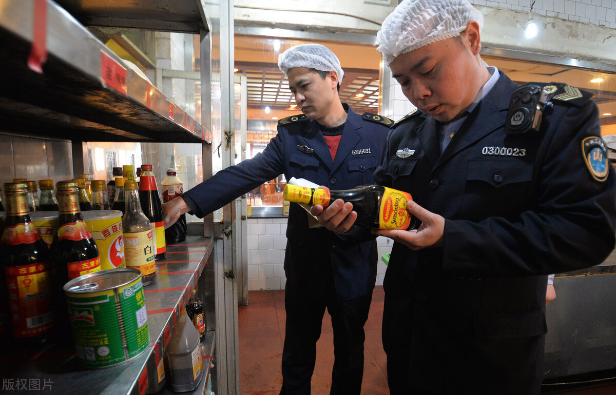 连锁餐饮食品经营许可申请告知承诺制，要提交哪些材料？