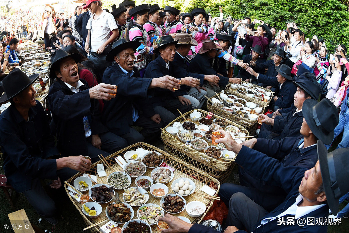 盘点中国少数民族中的10个传统节日，有用锅灰把人脸抹黑的节日