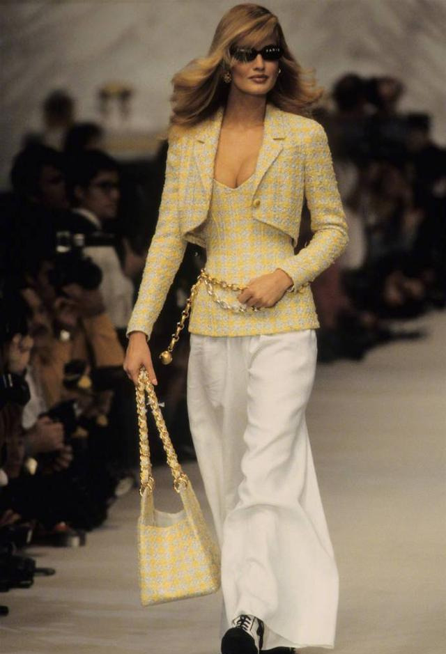 时尚就是个轮回，27年前的香奈儿春夏系列，稍有反差却惊喜连连