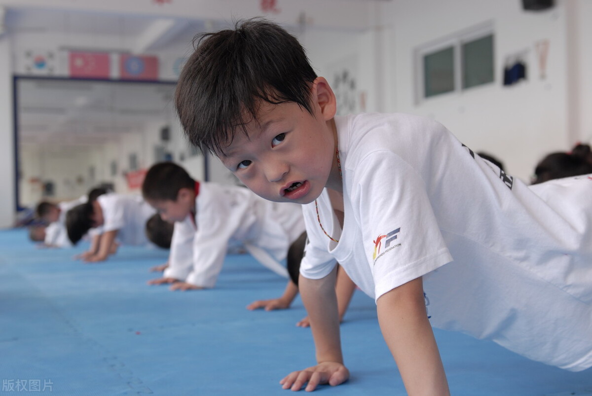 儿童心理学，爸爸、妈妈们知道，影响孩子情绪的因素有多少