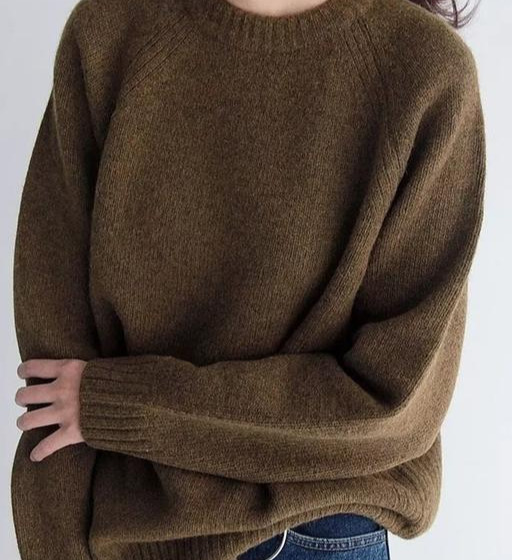 拥有一件纯色毛衣，就能让你时髦一整个冬