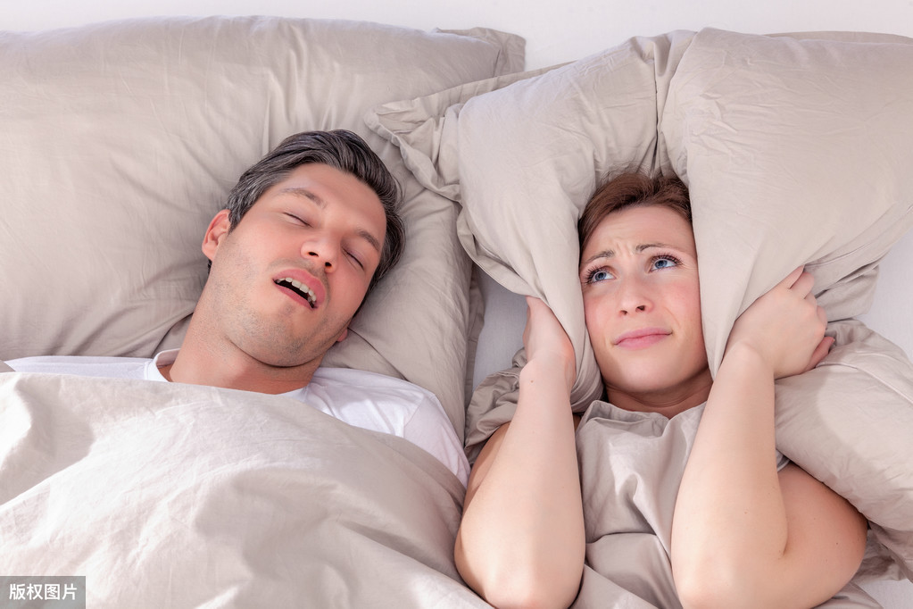 睡觉经常打呼噜怎么办？搜集了6个小技巧，帮你轻松告别鼾声