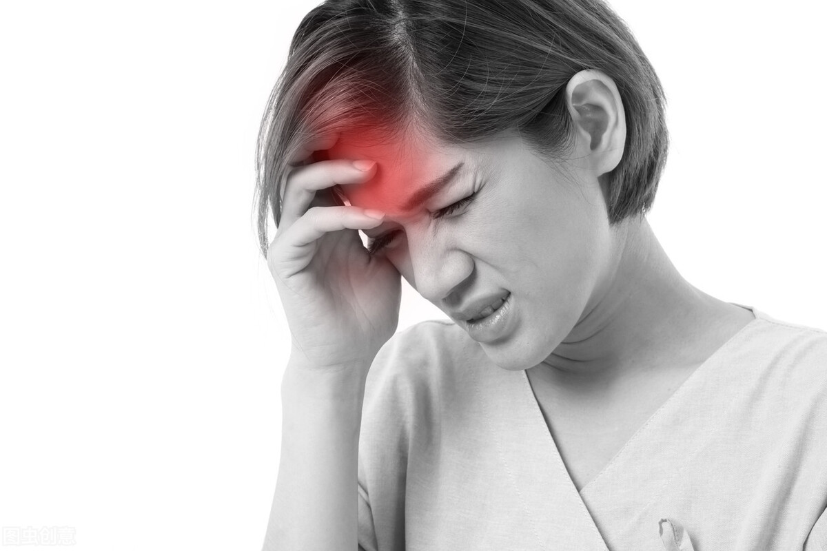 經常胸悶、氣短、頭痛？ 同時出現這4種症狀，要警惕是冠心病