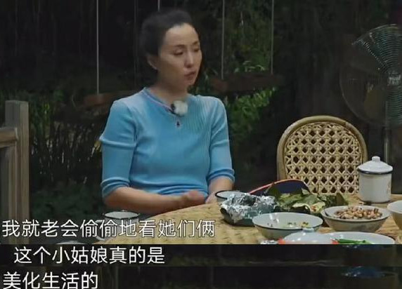 小七为张子枫画画，张子枫张婧仪赖美云美好的女孩都喜欢凑一块