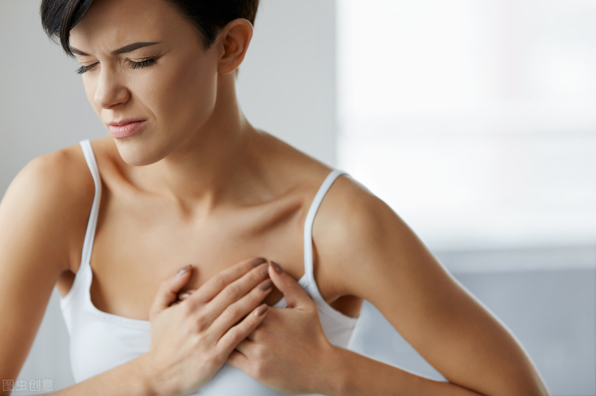 胸部有肿块是怎么回事？出现4个异常，说明「乳腺癌」已盯上你