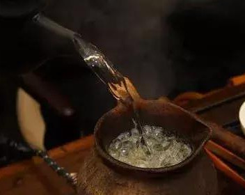“茶的规则”，是从唐代的陆羽开始