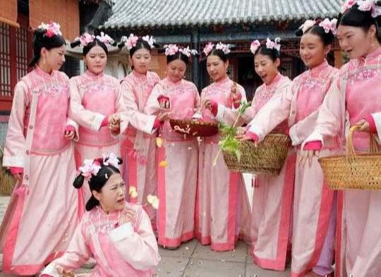 帝王的貪欲：被皇帝耽誤的女人們，說(shuō)一說(shuō)宮廷里的后妃制度