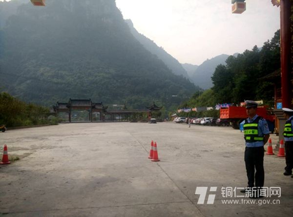 碧江交警圆满完成中秋节期间道路交通 安全保卫工作