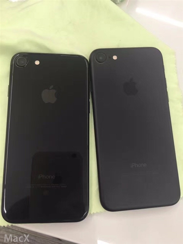 iPhone 7灰黑色、亮黑真机比照：区别很大