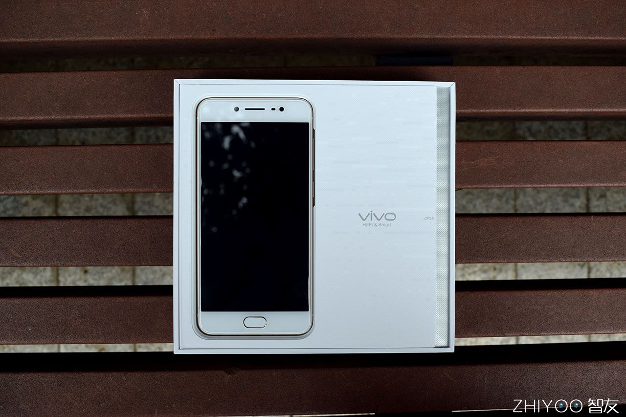 脸照很慈眉善目、身影很了解 — vivo X7 三网通 开箱测评