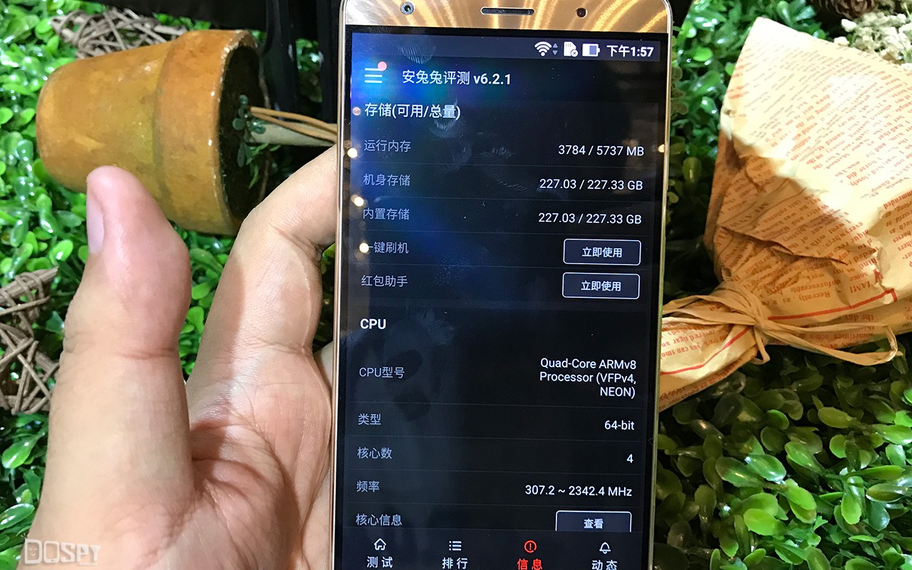 全世界第一款骁龙821手机上 asusZenfone 3 尊爵当场测评