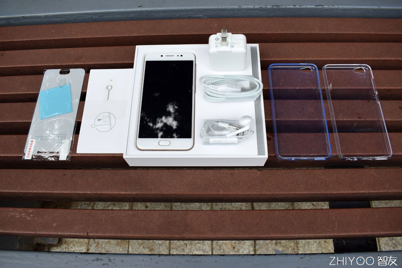 脸照很慈眉善目、身影很了解 — vivo X7 三网通 开箱测评