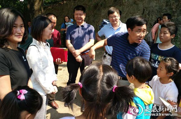 圳上镇半山助学会启动2016年表彰奖励和帮扶助学活动