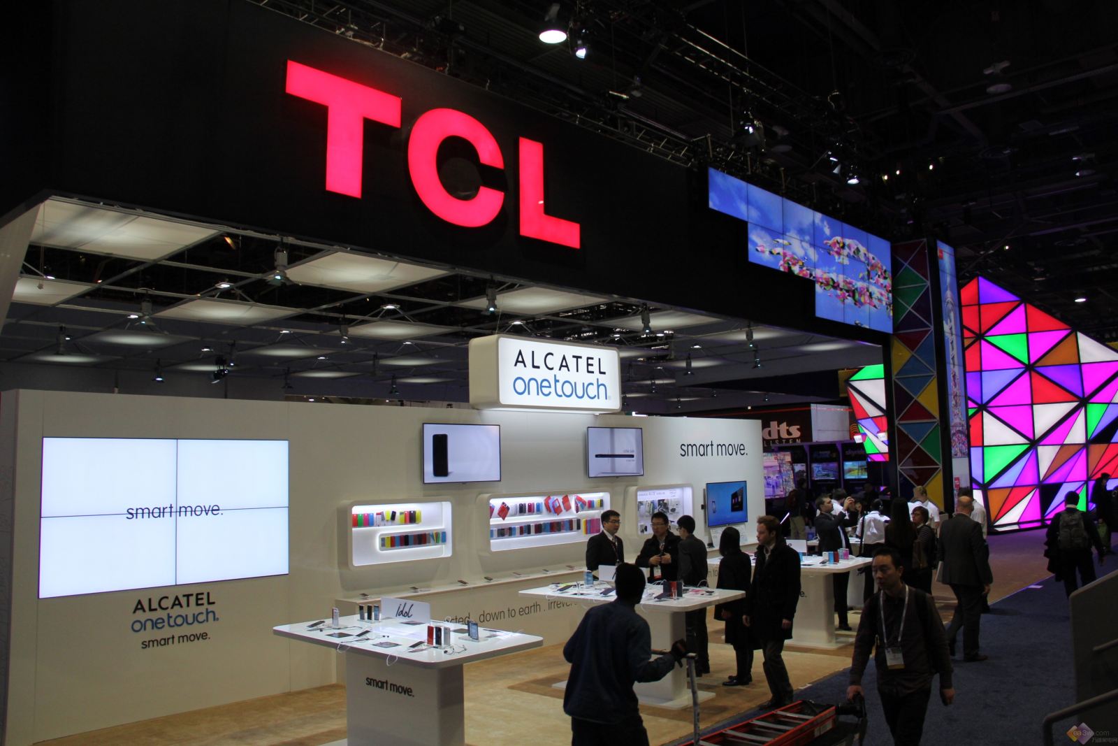 网曝：TCL公布撤出手机行业，是真是假？