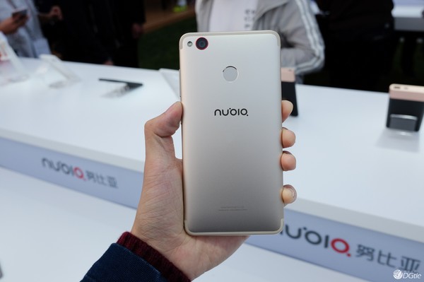 依然主推拍摄，nubia Z11 miniS 公布