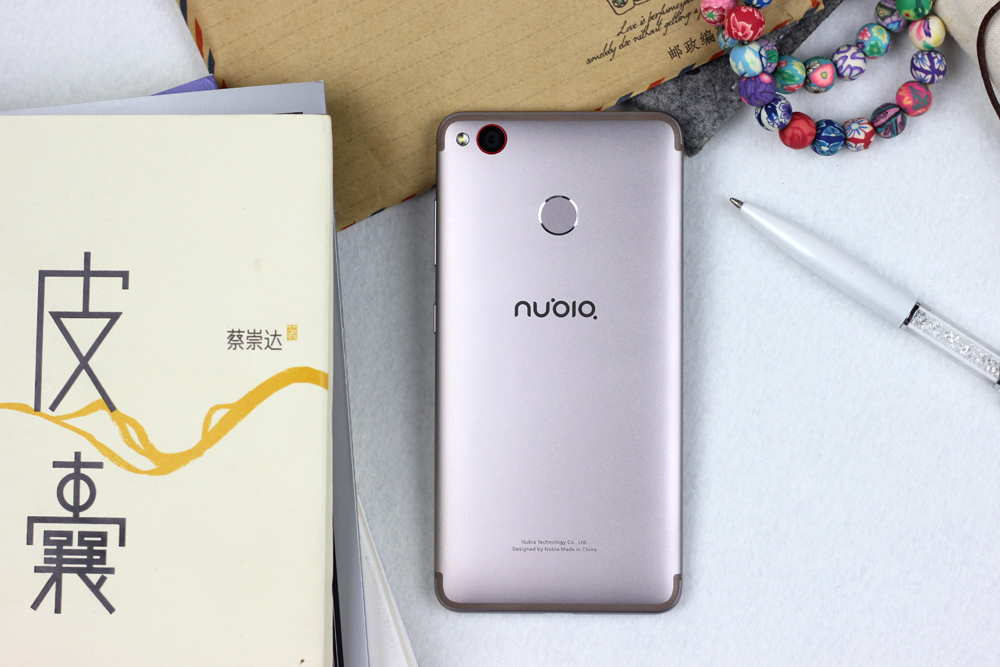 外型黨趕緊來，nubiaZ11 miniS金屬外殼外殼，長相觸感超贊