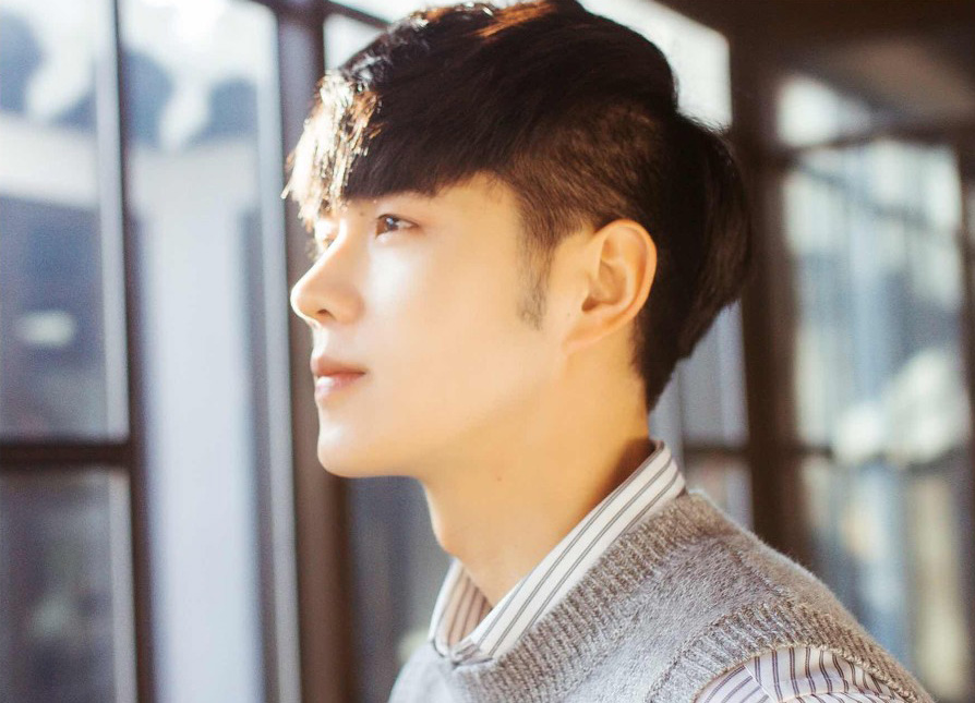 Novel: Belle and president live together, when bathing unexpectedly, the president is eager to going up the toilet was entered go in