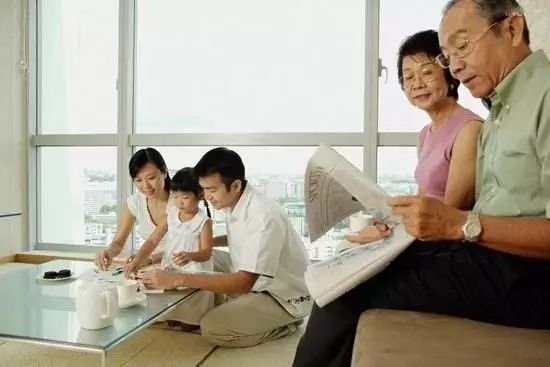 80年代的第一批“丁克”，现已步入晚年，膝下无子靠什么生活？