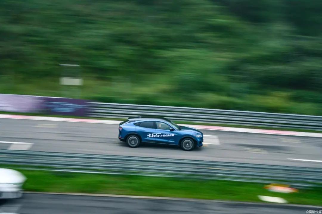 年轻人，你的野马已经加电了