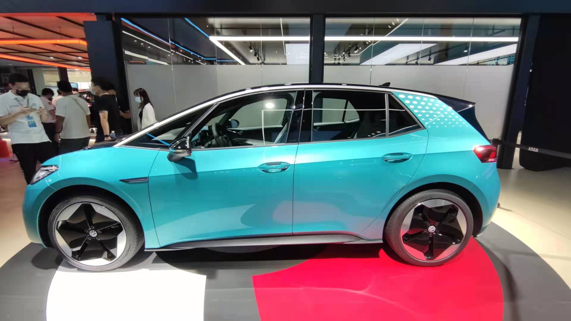 3亮相2021成都车展 延续海外版设计