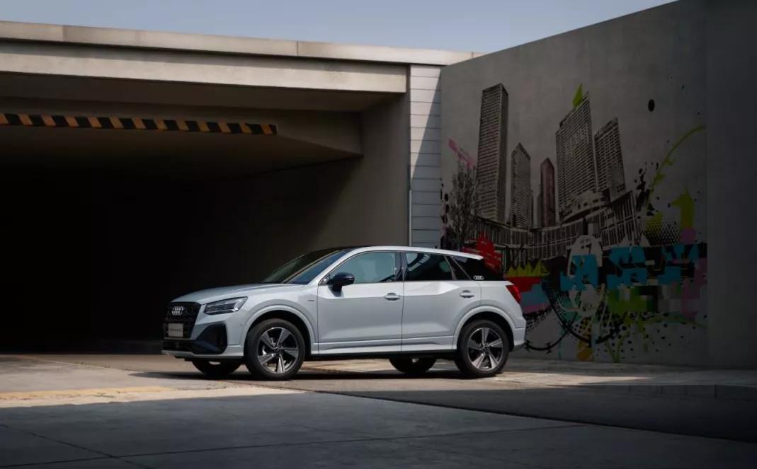 成都车展一汽奥迪这样玩儿，哪个年轻人顶得住啊！