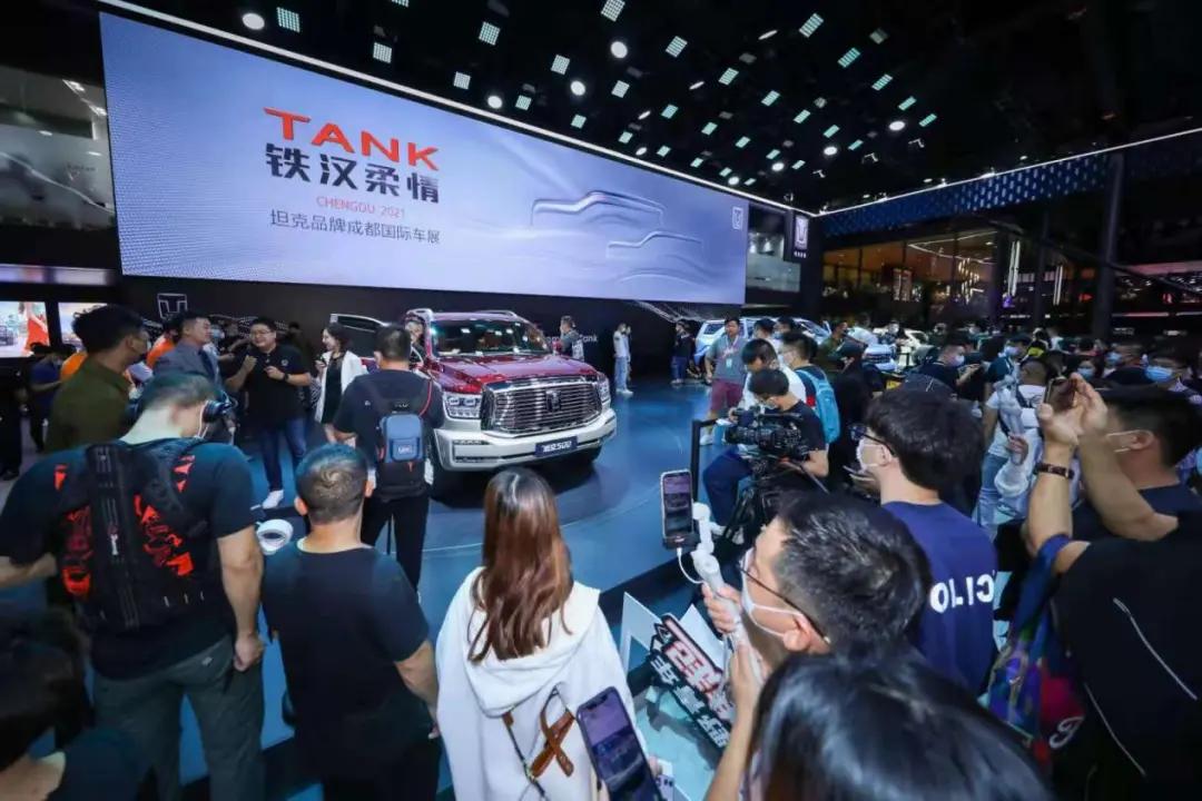 创造潮玩越野SUV新趋势!坦克品牌为什么变得更火了？