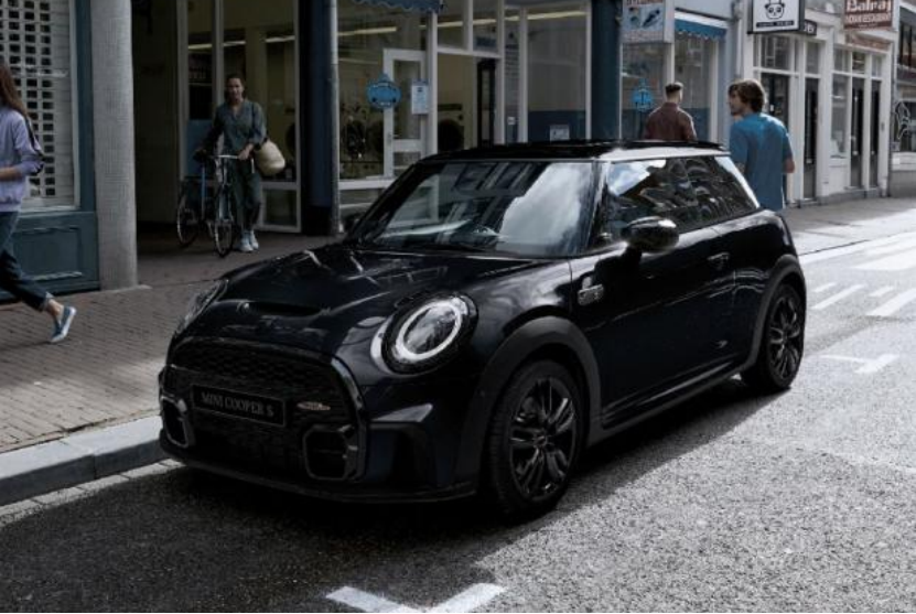 EMIRA车型今日开启预定；威马推出百公里加速1.8s新车