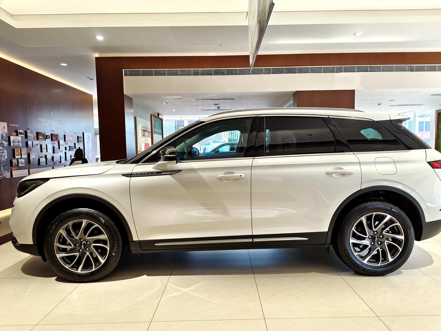 小号撩车:美系豪华suv 实拍林肯冒险家尊享版 配置是亮点