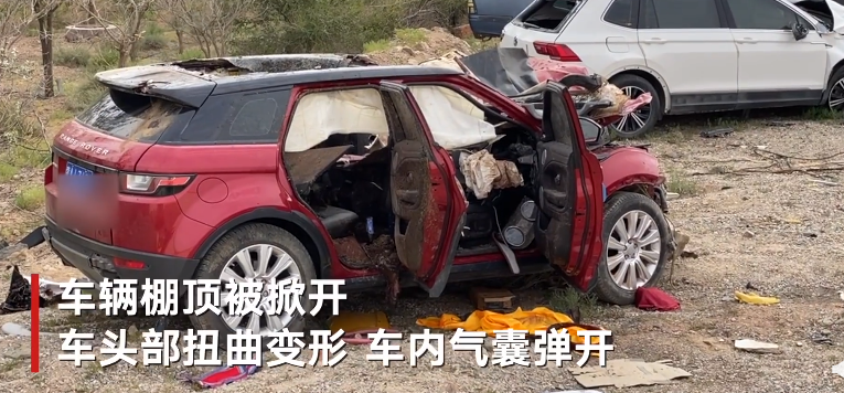 “谢大脚”车祸身亡，全景天窗真不安全？