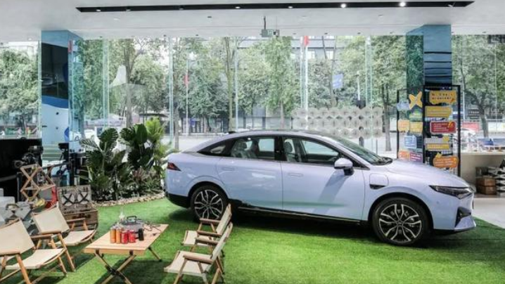 探店|那些不图赚钱也要开在太古里的汽车体验店，到底图啥？