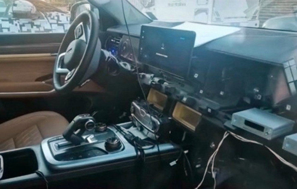 长城最霸气SUV，坦克600官图发布，气势不输丰田陆巡，搭3.0T动力