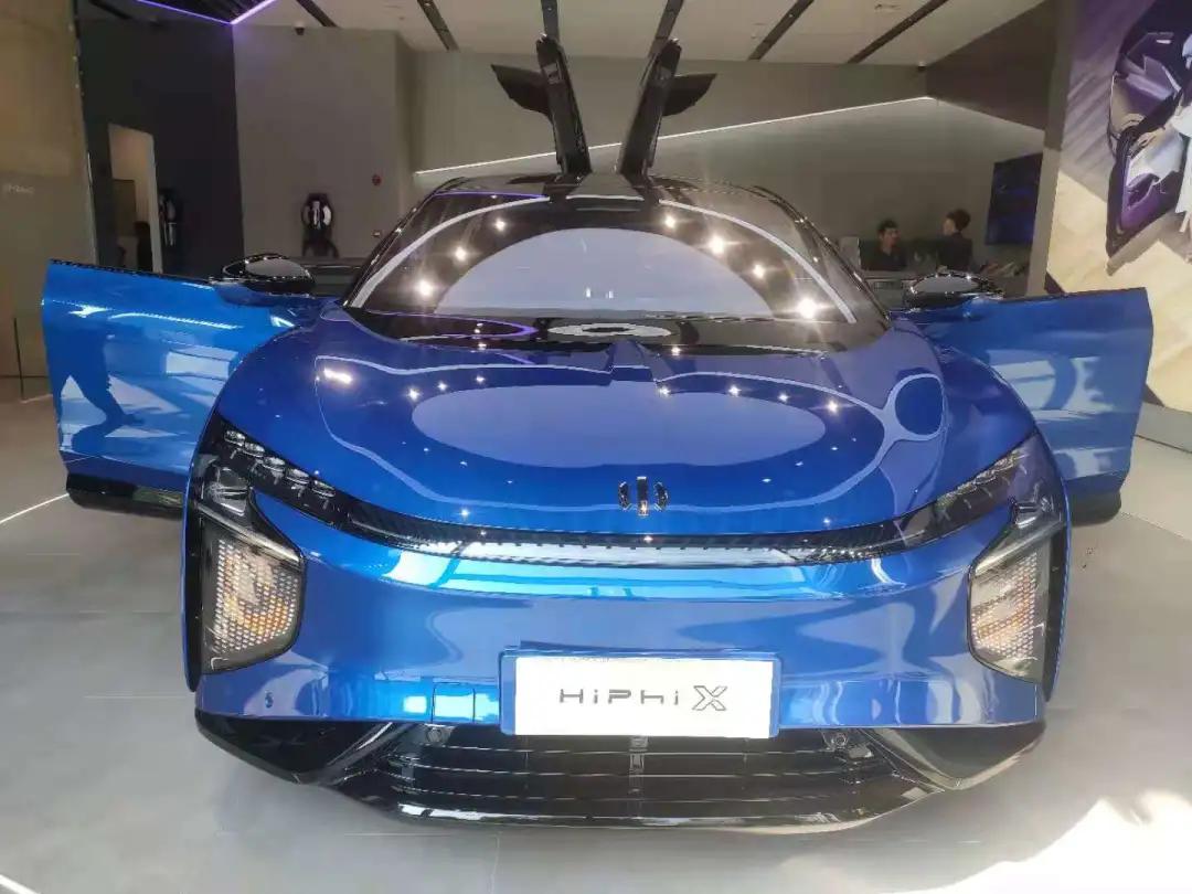 探店|那些不图赚钱也要开在太古里的汽车体验店，到底图啥？