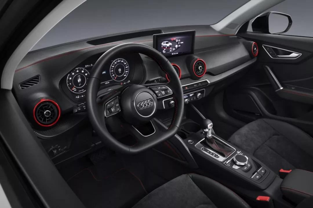 成都车展一汽奥迪这样玩儿，哪个年轻人顶得住啊！