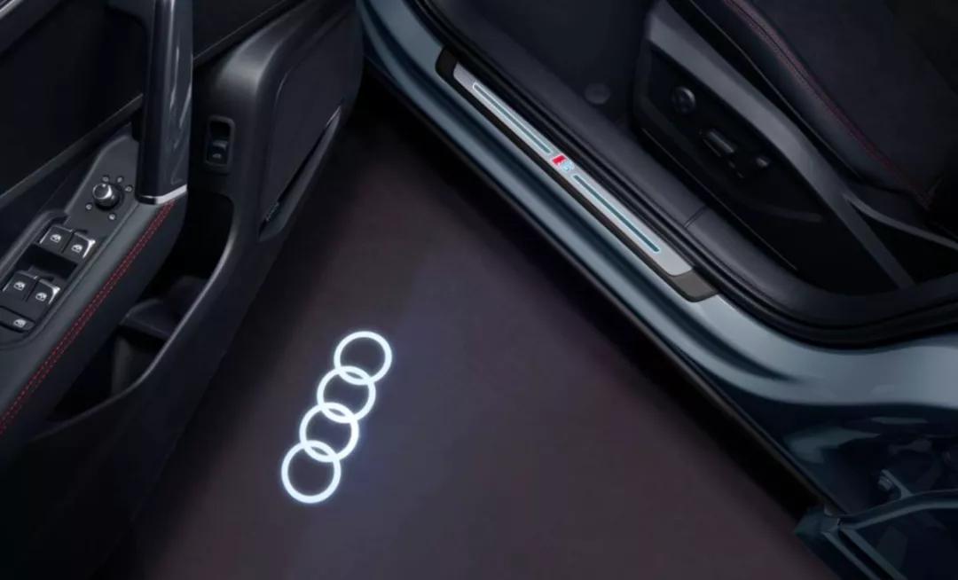 成都车展一汽奥迪这样玩儿，哪个年轻人顶得住啊！