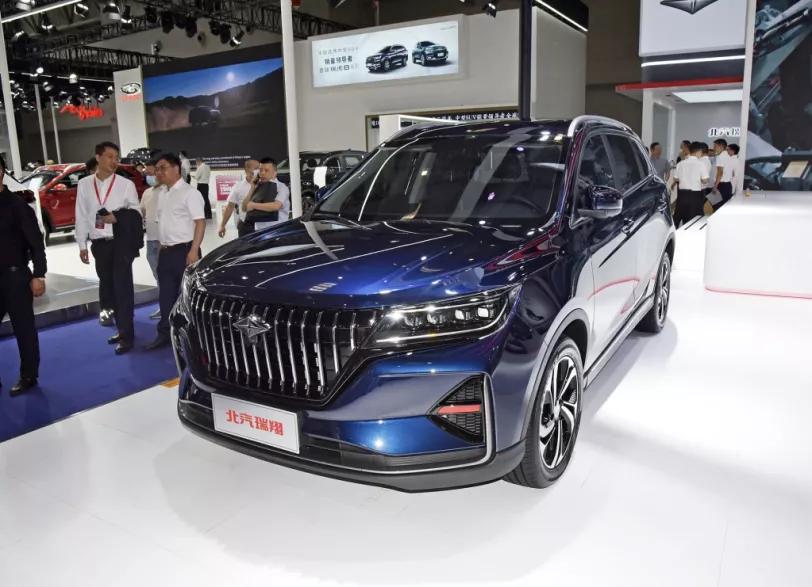 坦克500将在成都车展亮相，第5万辆小鹏P7下线