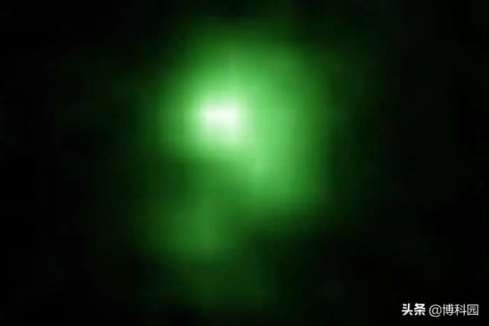 这种“绿色豌豆”星系，触发了130亿年前的宇宙再电离？
