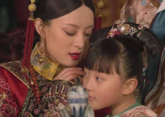 甄嬛傳：朧月一直叫甄嬛“熹娘娘”，只改口一次，救了甄嬛一條命